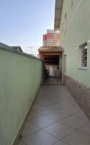 Casa à venda com 141m², 3 quartos e 2 vagas Casa à venda com 141m², 3 quartos e 2 vagasCorredor