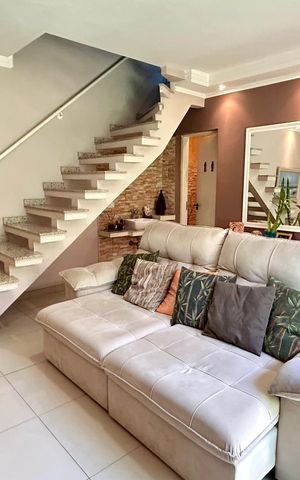 Casa à venda com 238m², 3 quartos e 3 vagas Casa à venda com 238m², 3 quartos e 3 vagasSala