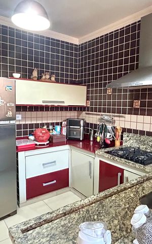 Casa à venda com 238m², 3 quartos e 3 vagas Casa à venda com 238m², 3 quartos e 3 vagasCozinha