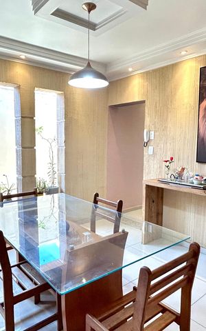 Casa à venda com 238m², 3 quartos e 3 vagas Casa à venda com 238m², 3 quartos e 3 vagasCopa