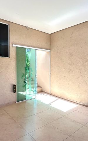 Casa à venda com 238m², 3 quartos e 3 vagas Casa à venda com 238m², 3 quartos e 3 vagasGaragem