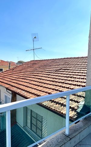 Casa à venda com 238m², 3 quartos e 3 vagas Casa à venda com 238m², 3 quartos e 3 vagasSacada