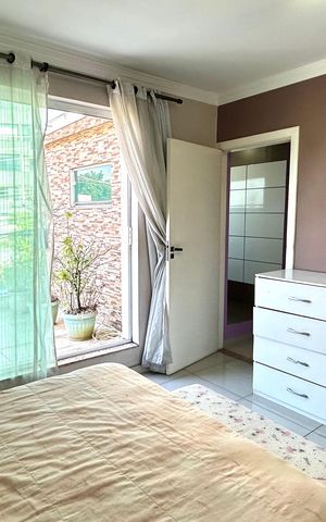 Casa à venda com 238m², 3 quartos e 3 vagas Casa à venda com 238m², 3 quartos e 3 vagasQuarto suíte 2