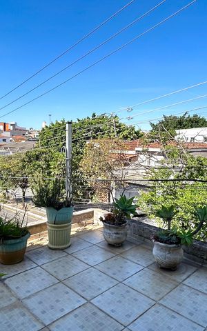 Casa à venda com 238m², 3 quartos e 3 vagas Casa à venda com 238m², 3 quartos e 3 vagasSacada da Suíte