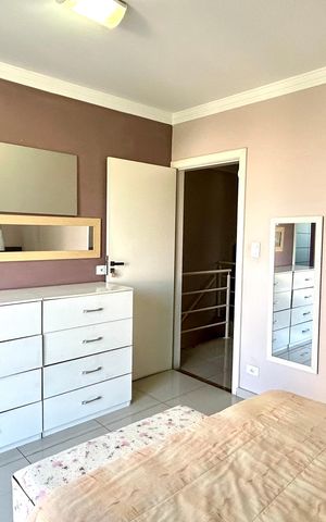 Casa à venda com 238m², 3 quartos e 3 vagas Casa à venda com 238m², 3 quartos e 3 vagasQuarto suíte 2
