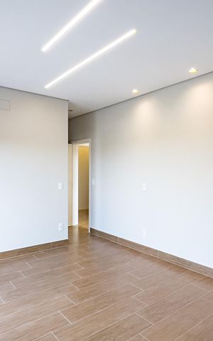 Casa de condomínio à venda com 319m², 4 quartos e 4 vagas Casa de condomínio à venda com 319m², 4 quartos e 4 vagasQuarto 2