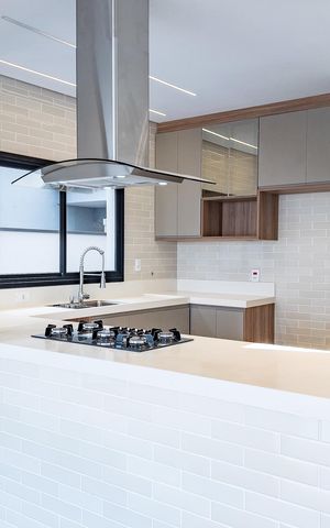 Casa de condomínio à venda com 319m², 4 quartos e 4 vagas Casa de condomínio à venda com 319m², 4 quartos e 4 vagasCozinha