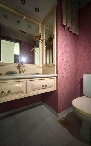 Apartamento à venda com 360m², 4 quartos e 3 vagas Apartamento à venda com 360m², 4 quartos e 3 vagasLavabo