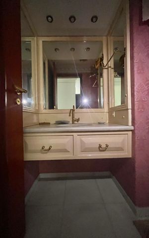 Apartamento à venda com 360m², 4 quartos e 3 vagas Apartamento à venda com 360m², 4 quartos e 3 vagasLavabo