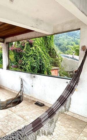 Casa à venda com 200m², 2 quartos e 4 vagas Casa à venda com 200m², 2 quartos e 4 vagasQuintal