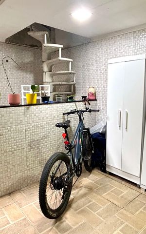 Casa à venda com 200m², 2 quartos e 4 vagas Casa à venda com 200m², 2 quartos e 4 vagasÁrea de Serviço