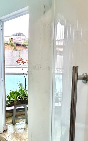 Casa à venda com 200m², 2 quartos e 4 vagas Casa à venda com 200m², 2 quartos e 4 vagasBanheiro 1