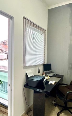 Casa à venda com 200m², 2 quartos e 4 vagas Casa à venda com 200m², 2 quartos e 4 vagasEscritório