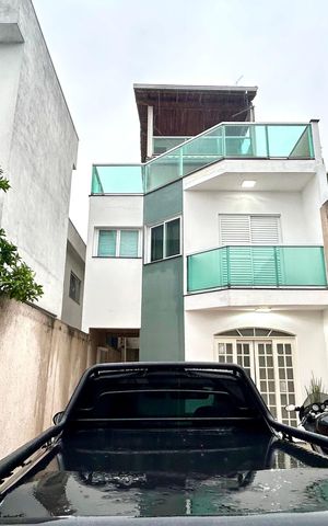 Casa à venda com 200m², 2 quartos e 4 vagas Casa à venda com 200m², 2 quartos e 4 vagasGaragem