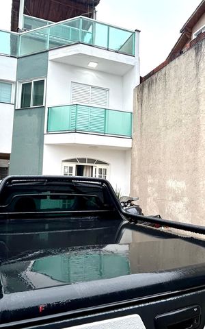 Casa à venda com 200m², 2 quartos e 4 vagas Casa à venda com 200m², 2 quartos e 4 vagasGaragem
