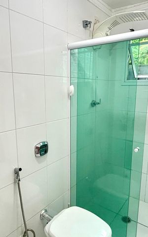 Casa à venda com 200m², 2 quartos e 4 vagas Casa à venda com 200m², 2 quartos e 4 vagasBanheiro da Suíte 1