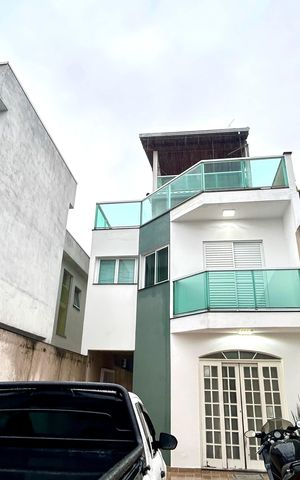 Casa à venda com 200m², 2 quartos e 4 vagas Casa à venda com 200m², 2 quartos e 4 vagasGaragem