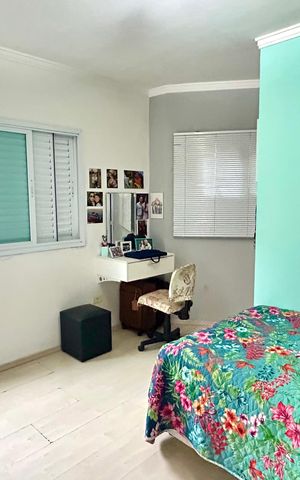 Casa à venda com 200m², 2 quartos e 4 vagas Casa à venda com 200m², 2 quartos e 4 vagasSacada da Suíte 2