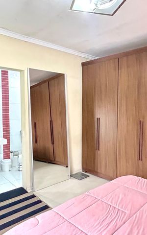 Casa à venda com 200m², 2 quartos e 4 vagas Casa à venda com 200m², 2 quartos e 4 vagasQuarto Suíte 1