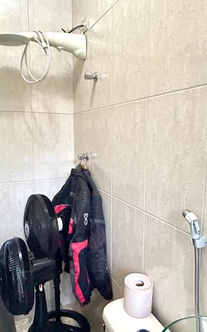 Casa à venda com 200m², 2 quartos e 4 vagas Casa à venda com 200m², 2 quartos e 4 vagasBanheiro 1