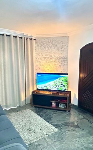 Casa à venda com 200m², 2 quartos e 4 vagas Casa à venda com 200m², 2 quartos e 4 vagasSala