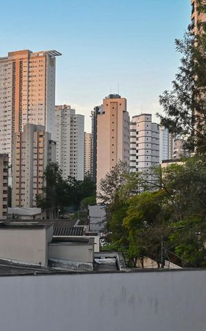 Apartamento para alugar com 103m², 4 quartos e 2 vagasVista