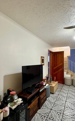 Casa à venda com 112m², 2 quartos e 2 vagasSala 