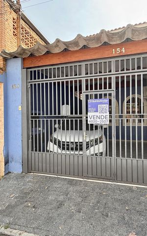 Casa à venda com 112m², 2 quartos e 2 vagasFachada 