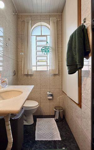 Casa à venda com 112m², 2 quartos e 2 vagasBanheiro 