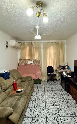 Casa à venda com 112m², 2 quartos e 2 vagasSala 