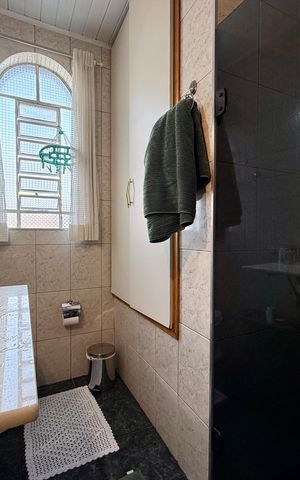 Casa à venda com 112m², 2 quartos e 2 vagasBanheiro 