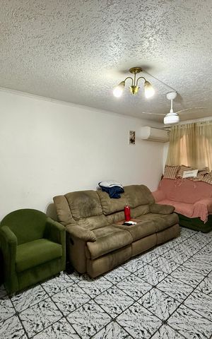 Casa à venda com 112m², 2 quartos e 2 vagasSala 
