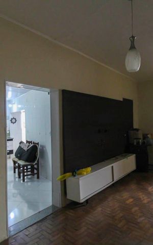 Casa à venda com 270m², 4 quartos e 4 vagas Casa à venda com 270m², 4 quartos e 4 vagasSala