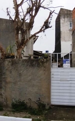 Casa à venda com 270m², 4 quartos e 4 vagas Casa à venda com 270m², 4 quartos e 4 vagasFachada + Placa
