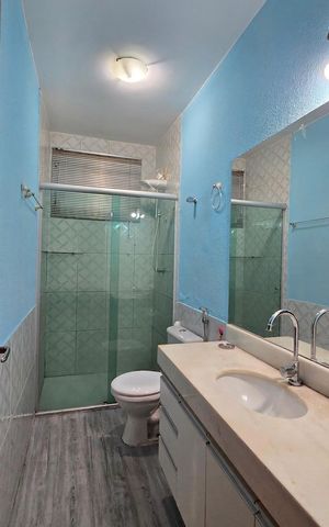 Casa de condomínio à venda com 230m², 4 quartos e 4 vagas Casa de condomínio à venda com 230m², 4 quartos e 4 vagasBanheiro