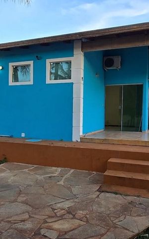 Casa de condomínio à venda com 230m², 4 quartos e 4 vagas Casa de condomínio à venda com 230m², 4 quartos e 4 vagasÁrea externa