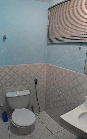 Casa de condomínio à venda com 230m², 4 quartos e 4 vagas Casa de condomínio à venda com 230m², 4 quartos e 4 vagasBanheiro