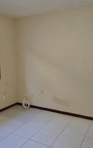 Casa de condomínio à venda com 230m², 4 quartos e 4 vagas Casa de condomínio à venda com 230m², 4 quartos e 4 vagasQuarto