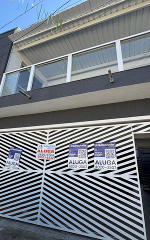 Casa para alugar com 80m², 3 quartos e 1 vaga Casa para alugar com 80m², 3 quartos e 1 vagaFachada com placa
