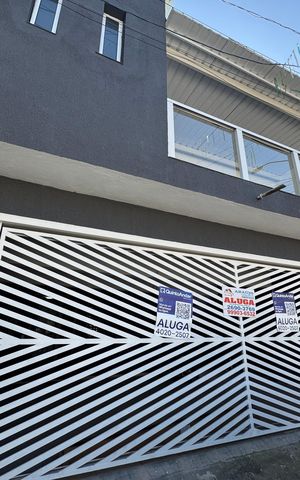 Casa para alugar com 80m², 3 quartos e 1 vaga Casa para alugar com 80m², 3 quartos e 1 vagaFachada com Placa