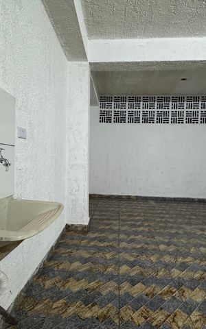 Casa para alugar com 80m², 3 quartos e 1 vaga Casa para alugar com 80m², 3 quartos e 1 vagaÁrea de Serviço