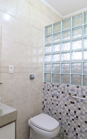 Casa à venda com 127m², 5 quartos e 2 vagasBanheiro 
