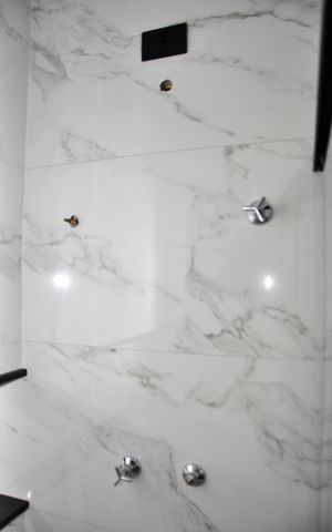 Casa à venda com 200m², 3 quartos e 4 vagas Casa à venda com 200m², 3 quartos e 4 vagasDetalhe - Suíte