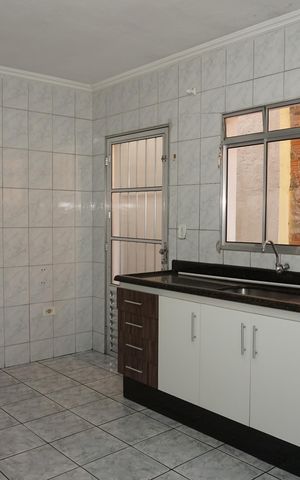 Casa para alugar com 120m², 2 quartos e 2 vagasCozinha
