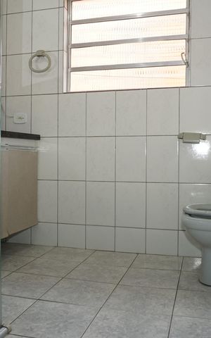 Casa para alugar com 120m², 2 quartos e 2 vagasBanheiro 2