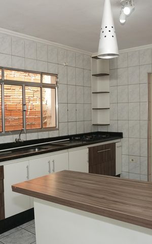 Casa para alugar com 120m², 2 quartos e 2 vagasCozinha