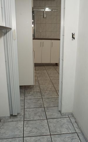 Casa para alugar com 120m², 2 quartos e 2 vagasDespensa