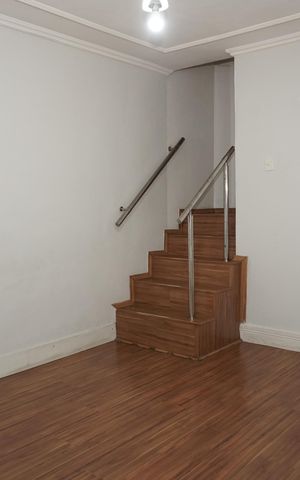 Casa para alugar com 120m², 2 quartos e 2 vagasSala