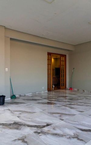 Casa à venda com 112m², 3 quartos e 3 vagas Casa à venda com 112m², 3 quartos e 3 vagasVaranda