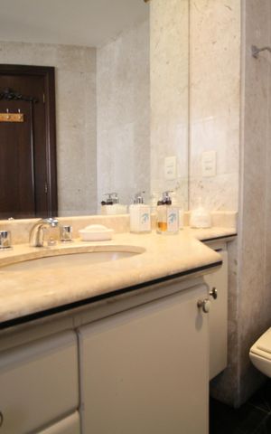 Apartamento à venda com 197m², 3 quartos e 3 vagasBanheiro Suíte 2